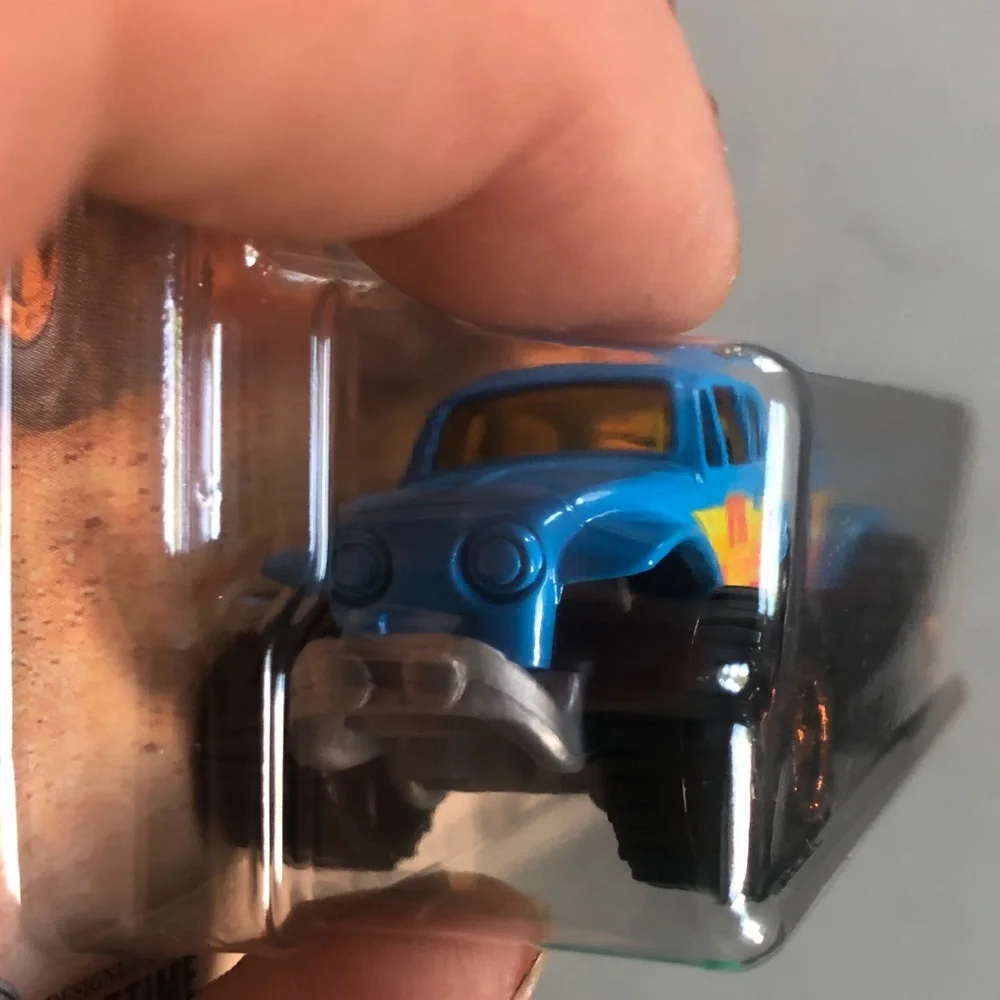 Mattel Matchbox Volkswagen Beetle 4x4 - Blue and Orange